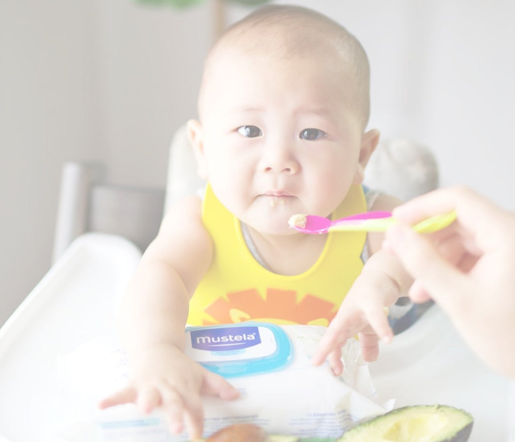 Baby-led weaning: 'Why I let my six month old feed herself